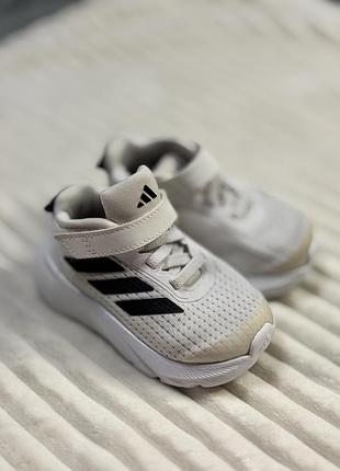 Оригінальні дитячі кросівки adidas