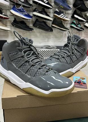 Чоловічі баскетбольні кросівки nike air jordan max aura оригінал сірі високі лакові спортивні легкі шкіряні бу 44-44.5 р всесизонні якісні джордани