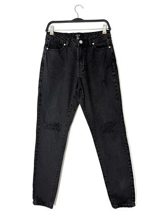 Женские джинсы мом с рваными коленями boohoo