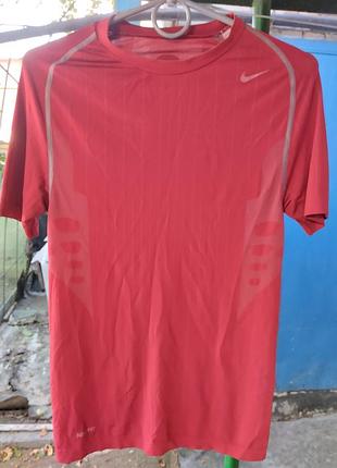 Футболка nike pro