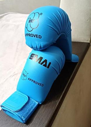 Продаю новые перчатки для карате smai wkf