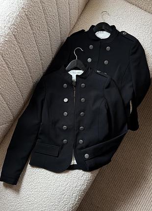Блейзер чорний zara | fitted jacket with buttons and shoulder pads | 2811/593/800