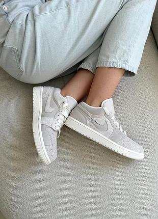 Жіночі кросівки nike jordan low grey