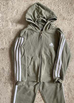 Спортивний костюм adidas