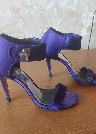 Босоножки женские karen millen, размер 37, стелька 24 см. , каблук 10 см.