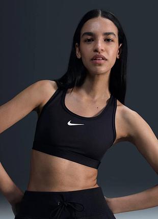 Жіночій топ nike swoosh medium support black з чашечками оригінал чорний m модель dx6821-010