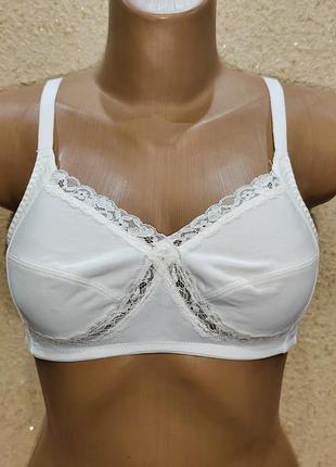 Бюстгальтер мягкий без косточек uk36a eur80a