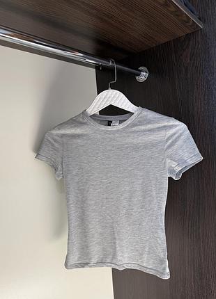 Легенька базова футболка h&m