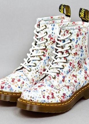 Dr. martens 1460 pascal/w жіночі шкіряні високі черевики берці масивна підошва білі в квітковий принт оригінал р. 39 40