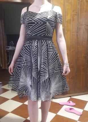 Вечірня сукня