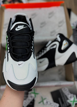 Zoom 2k, black/white 6