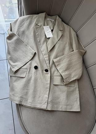 Двобортний блейзер вільного крою від zara