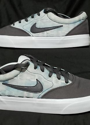 Nike sb charge