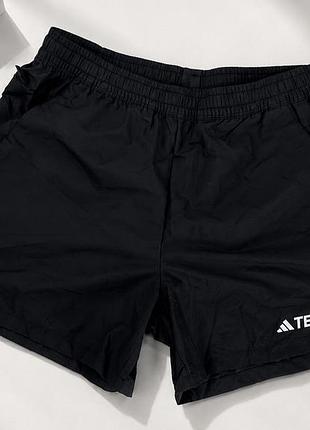 Чоловічі спортивні шорти adidas terrex