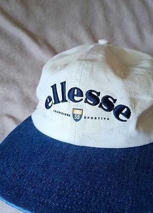 Кепка ellesse lenaxi flat peak cap с джинсовым козырьком / снапбек
