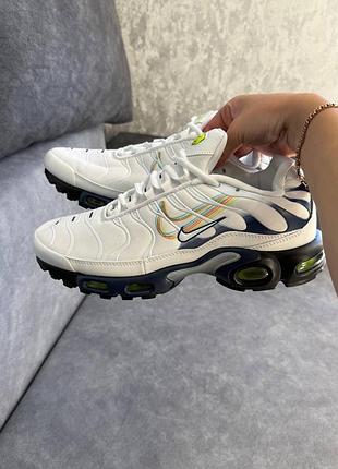Стильные кроссовки nike air max plus tn multi swoosh white