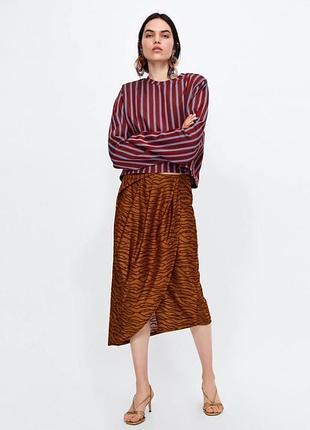 Женская блузка свободного кроя zara в идеальном состоянии размер l