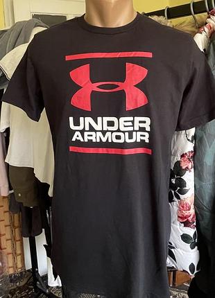 Футболка under armour чорна з великим логотипом