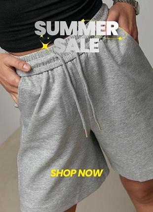 Спортивные однотонные свободные шорты