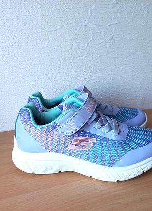 Классные кроссовки skechers 36 р.