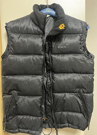 Жилеткa бренду jack wolfskin
