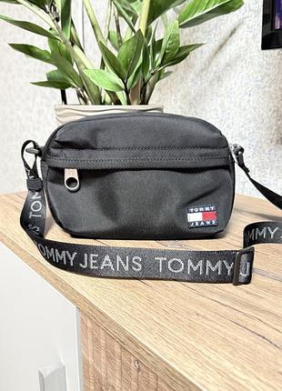 Продам  маленьку сумочку tommy jeans