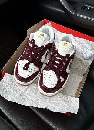 Жіночі кросівки dunk low burgundy бордові