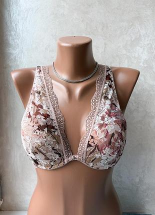 Гарний мереживний ліф бра intimissimi