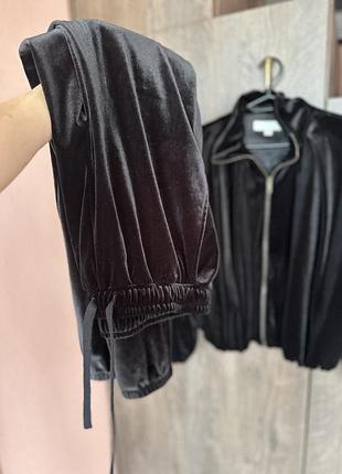 Чорний велюровий костюм zara