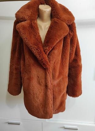 Шуба з екохутра bershka