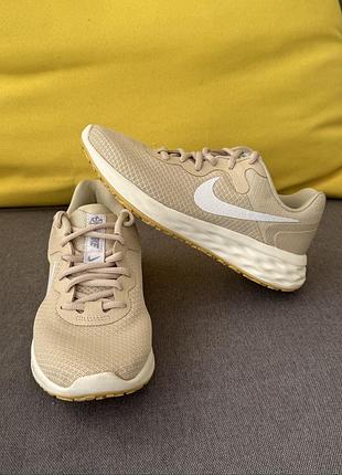 Кросівки nike revolution