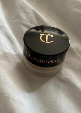 Однушка кремовые тени charlotte tilbury оттенок champagne  полная