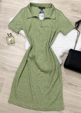 Трикотажна сукня з коротким рукавом та коміром 💚