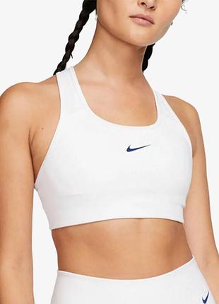 Білий спортивний топ nike