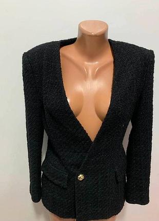 Стильний трендовий жакет від zara ￼
стан нового 

￼ розмір s