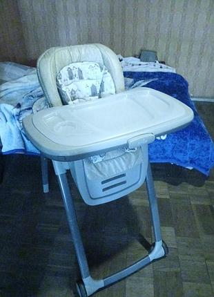 Стілець дитячий для годування