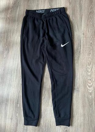 Чоловічі чорні спортивні штани nike s