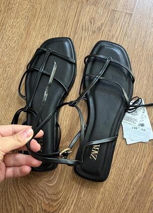 Босоніжки шкіряні zara