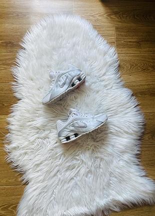 Кросівки nike shox r4