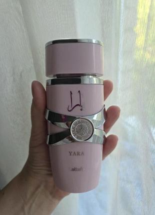 Парфумована вода yara lattafa perfumes рожева 100 мл  вживана