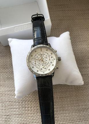 Годинник guess, новий. оригінал