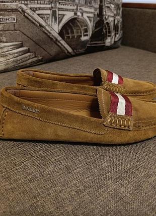 Замшеві мокасини преміум-бренду bally