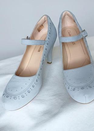 Жіночі шкіряні туфлі clarks cushion plus у стилі mary jane / броги розмір 40 (устілка 25см, каблук 7см)
