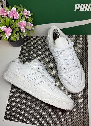 Оригинальные кроссовки adidas