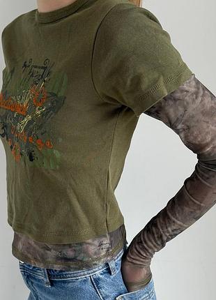 Темно-оливковый лонгслив reclaimed vintage с принтом и вставкой-сеткой