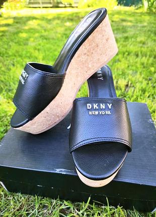 Шлепанцы dkny.новые оригинал.