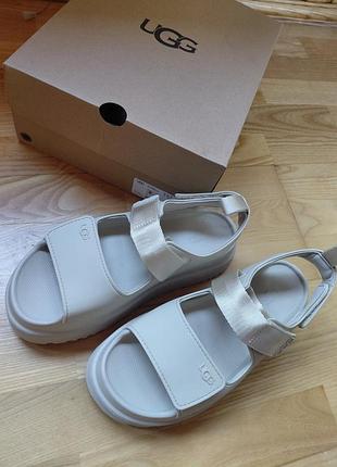 Бежевые сандалии ugg goldenglow на платформе трендовые босоножки угг угги