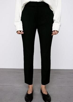 Черные базовые плотные укороченные брюки с разрезом на молнии zara
🌷🌷🌷🌷🌷🌷🌷🌷🌷🌷