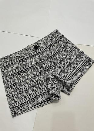 Красиві шорти zara