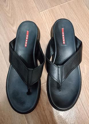 Оригінальні шльопанці prada,41 розмір.